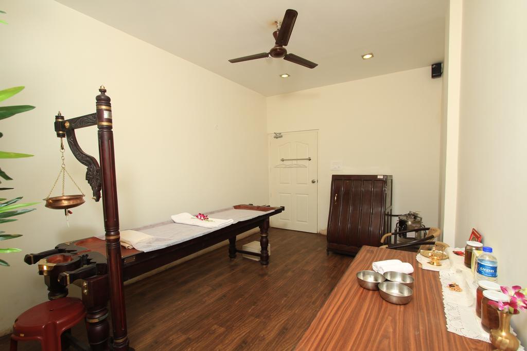 Hotel Orchid Square à Coonoor Extérieur photo