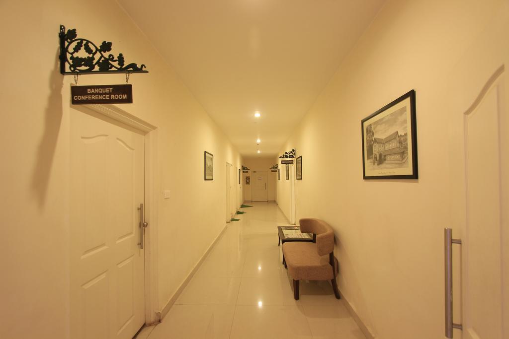 Hotel Orchid Square à Coonoor Extérieur photo