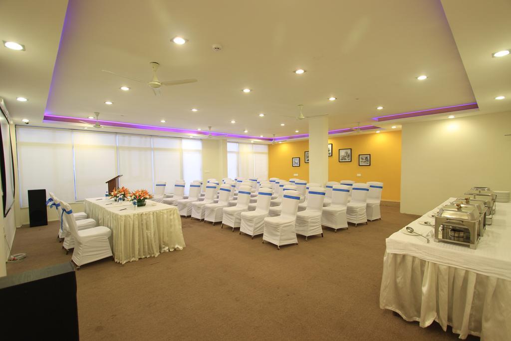Hotel Orchid Square à Coonoor Extérieur photo
